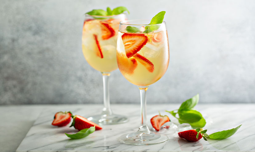 Sangria Blanca (White Wine Sangria)